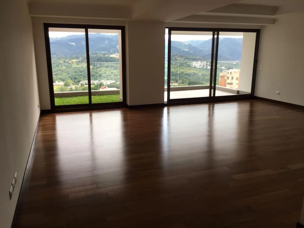 Lindisimo Apartamento de Tres Dormitorios con Servicio Zona 14 — Apartamento en Venta en Noguchi, Zona 14, Guatemala, Ciudad — foto 13 de 17