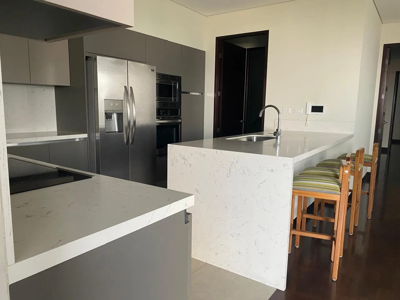 Amplio Apartamento en Alquiler Zona 14 — Apartamento en Alquiler en Santa Inés del Parque, Zona 14, Guatemala, Ciudad — foto 5 de 17