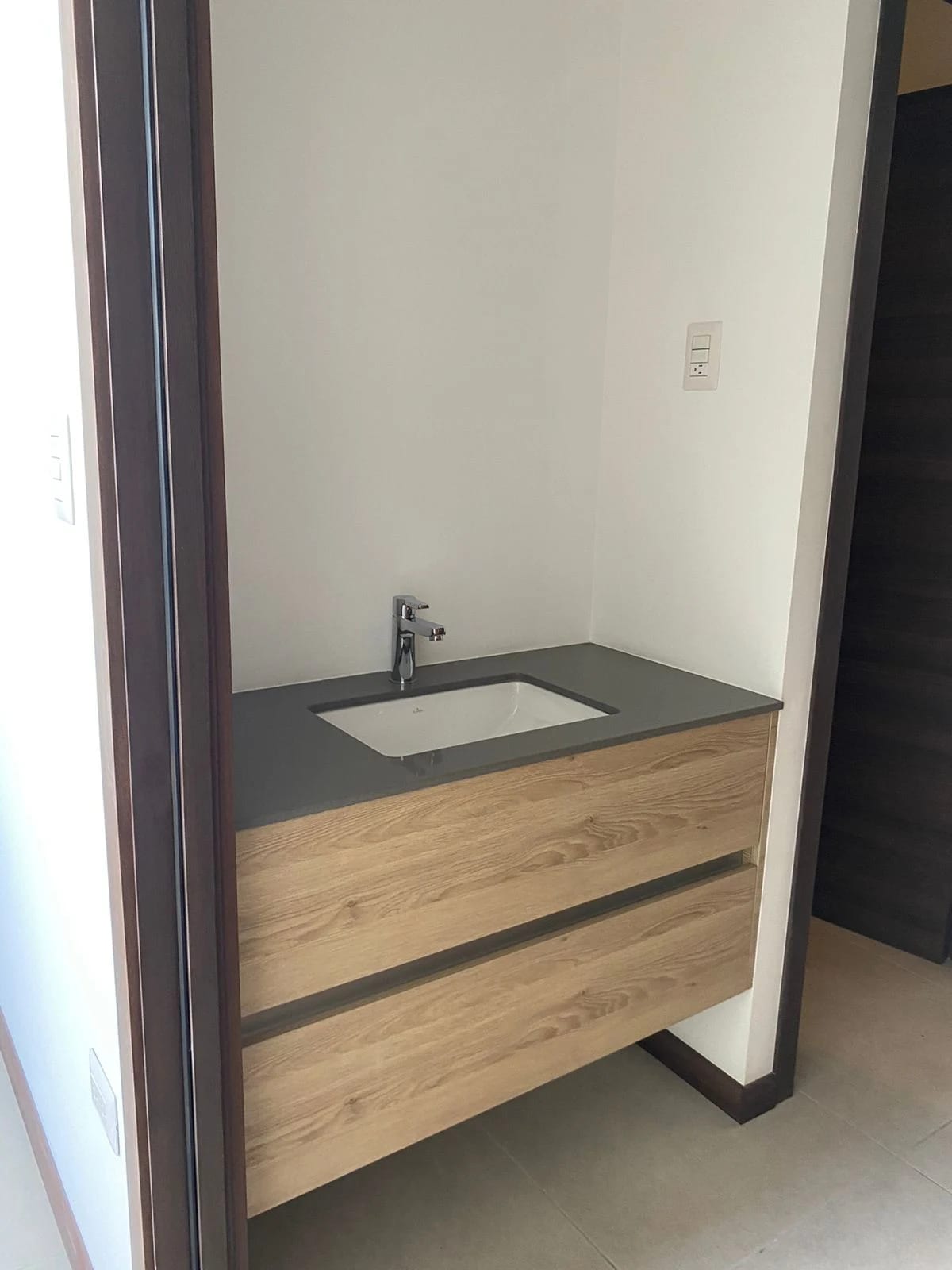 lindo apartamento de dos dormitorios en MIRA ZONA 10 — Apartamento en Venta en Mira, Zona 10, Guatemala, Ciudad — foto 8 de 16