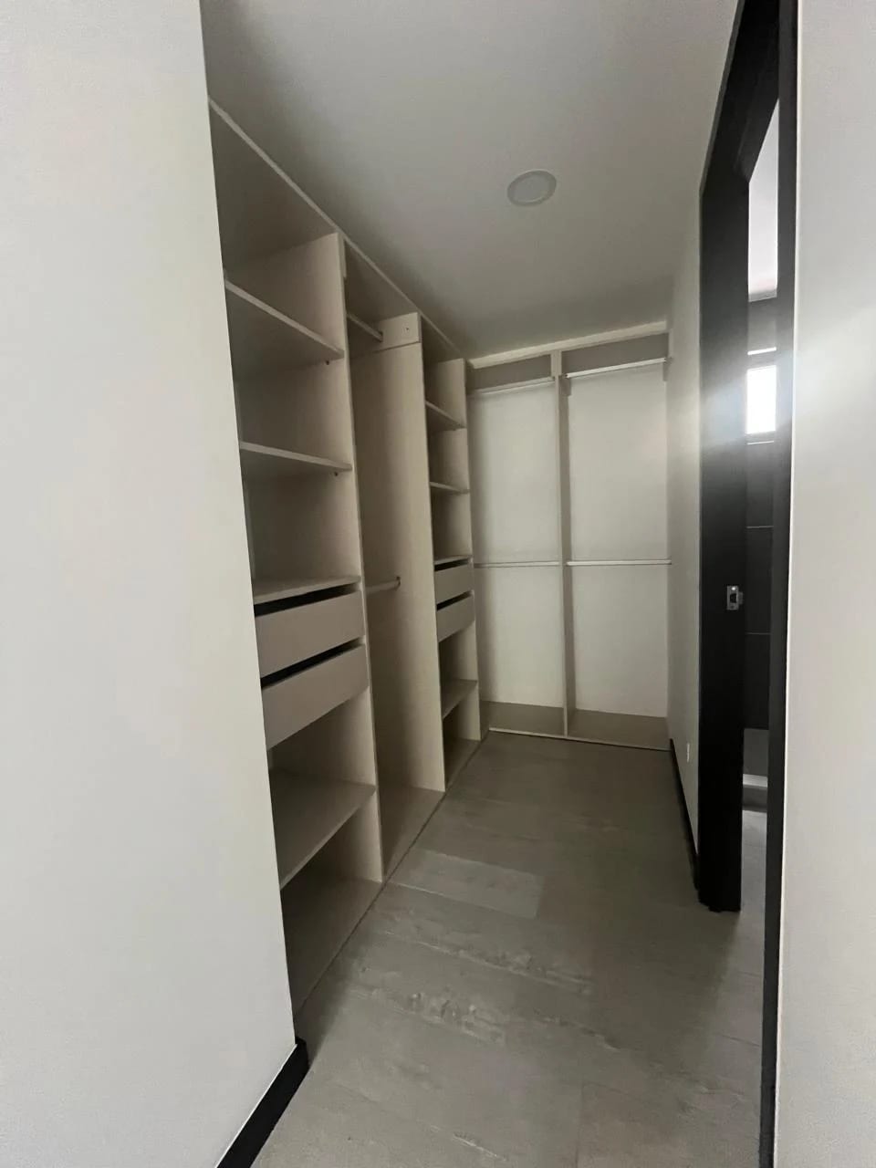 Amplio apartamento de dos dormitorios en VERDU ZONA 13 — Apartamento en Alquiler en Verdú, Zona 13, Guatemala, Ciudad — foto 3 de 10