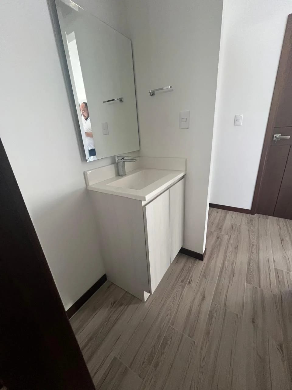 lindo apartamento de dos dormitorios para estrenar en NEO 2 — Apartamento en Alquiler en Neo Apartamentos, Zona 10, Guatemala, Ciudad — foto 9 de 17