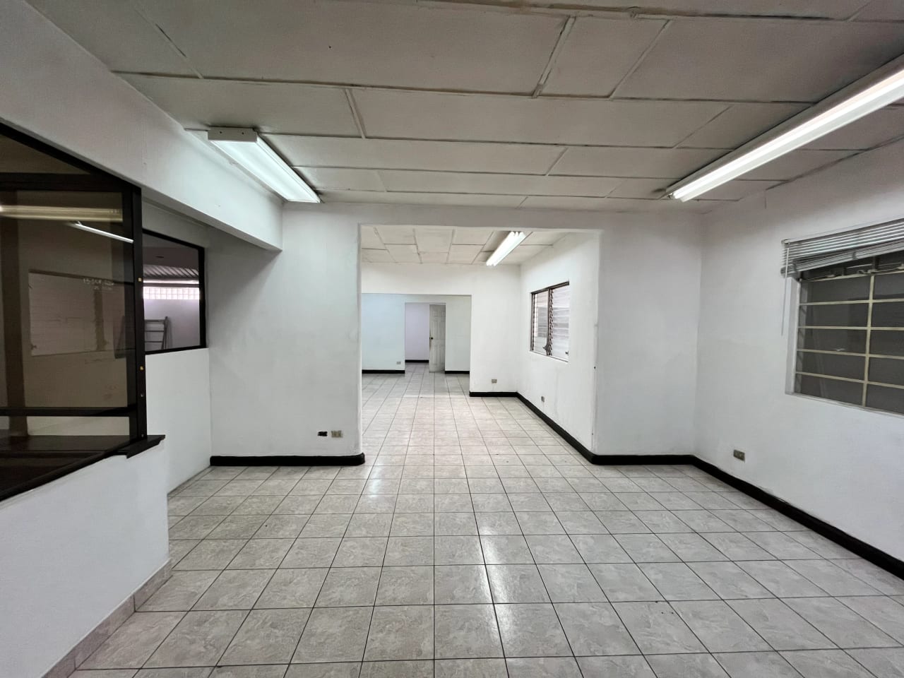 Propiedad Comercial en Alquiler | Avenida Petapa - Image 3