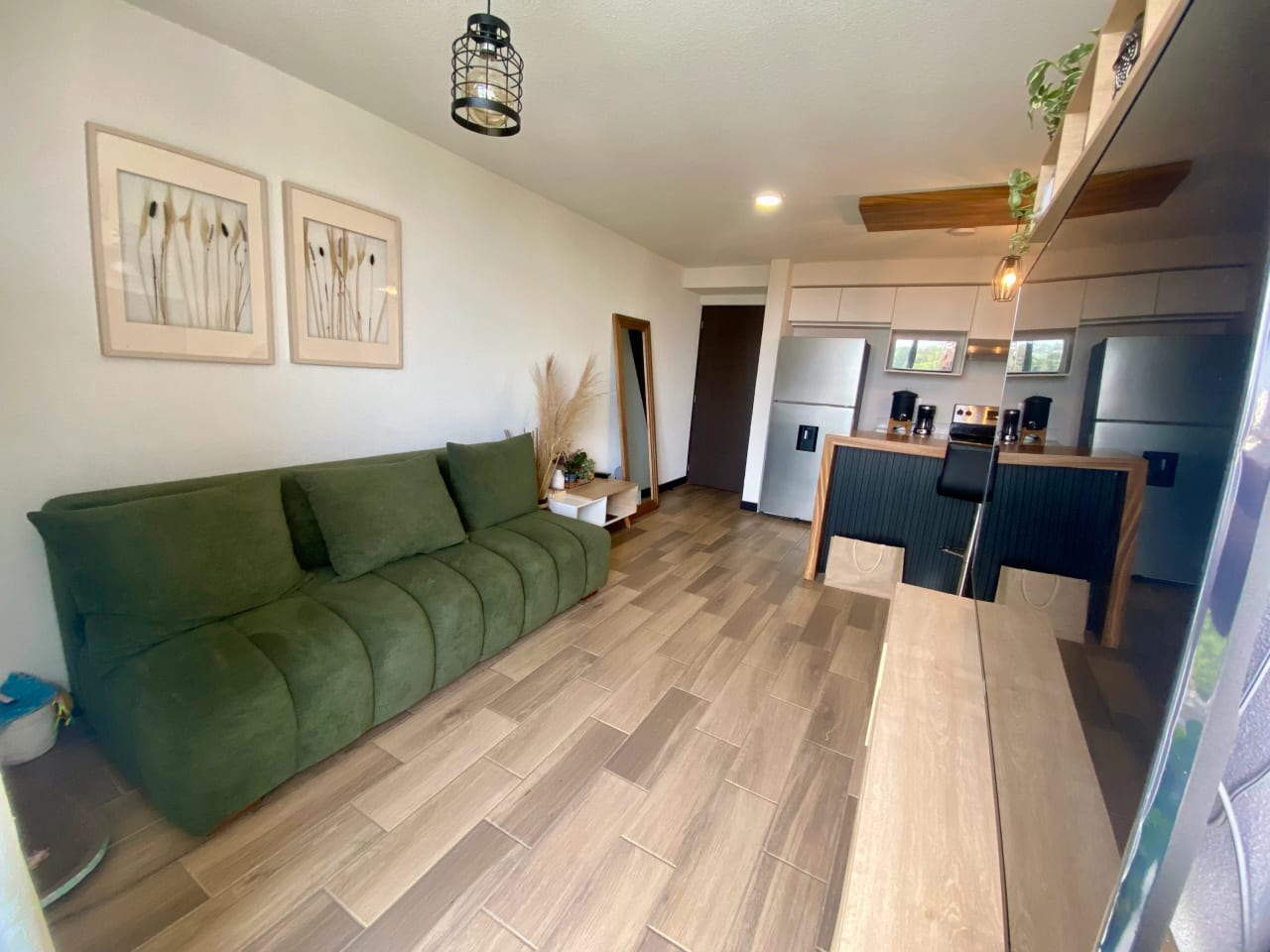 Apartamento en Venta | Edificio Bossen, Zona 2 - Image 1