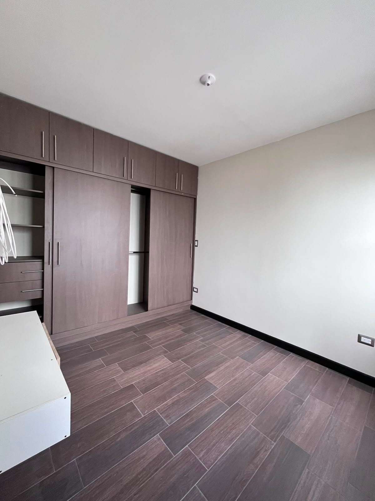 Para Estrenar Casa de 3 Habitaciones Zona 16 Puerta de Hierro — Casa en Venta en Hacienda Real, Zona 16, Guatemala, Ciudad — foto 10 de 17