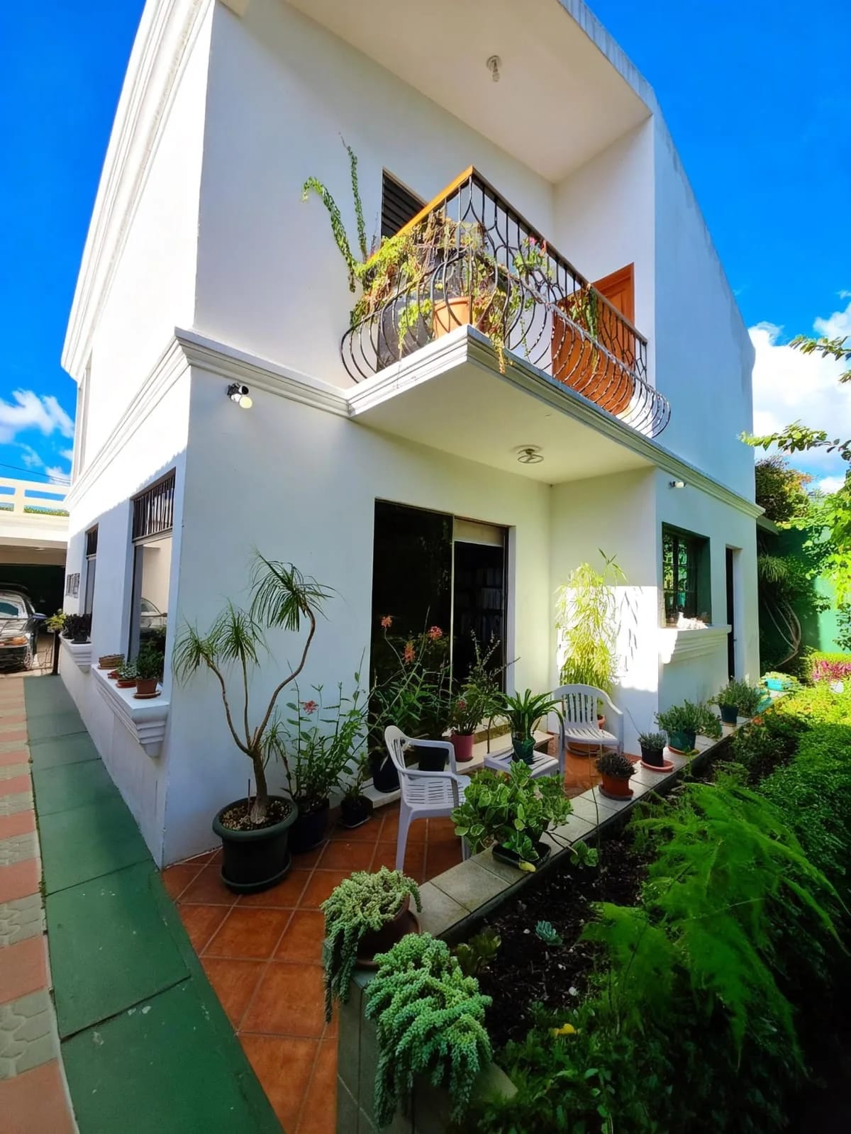 Casa en Venta a una Cuadra de la Roosevelt — Casa en Venta en Zona 2 Mixco, Guatemala, Ciudad — foto 1 de 16