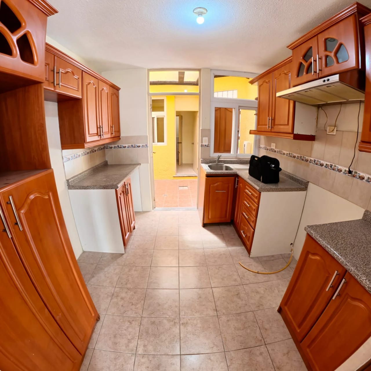 Casa en VENTA Condominio Entre Encinos Km.25.5 San Lucas Sacatepéquez — Casa en Venta en San Lucas Sacatepéquez, Sacatepéquez — foto 1 de 15