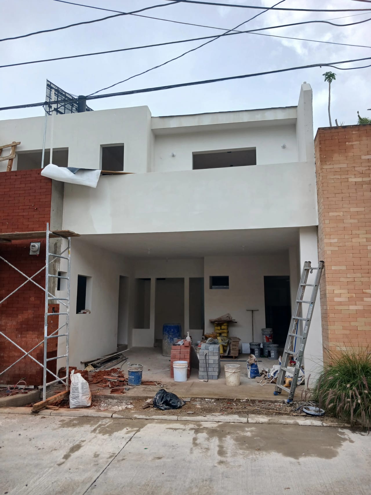 Casa en San Cristóbal cercana CC SanKris mall dentro de Condomimio — Casa en Venta en Zona 8 Mixco, Guatemala, Ciudad — foto 1 de 11