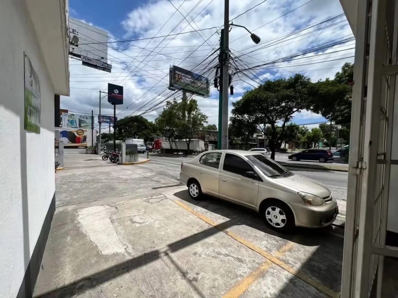 Propiedad comercial en Renta sobre Avenida Petapa — Bodega / Ofibodega en Alquiler en San Miguel Petapa, Guatemala, Ciudad — foto 4 de 4