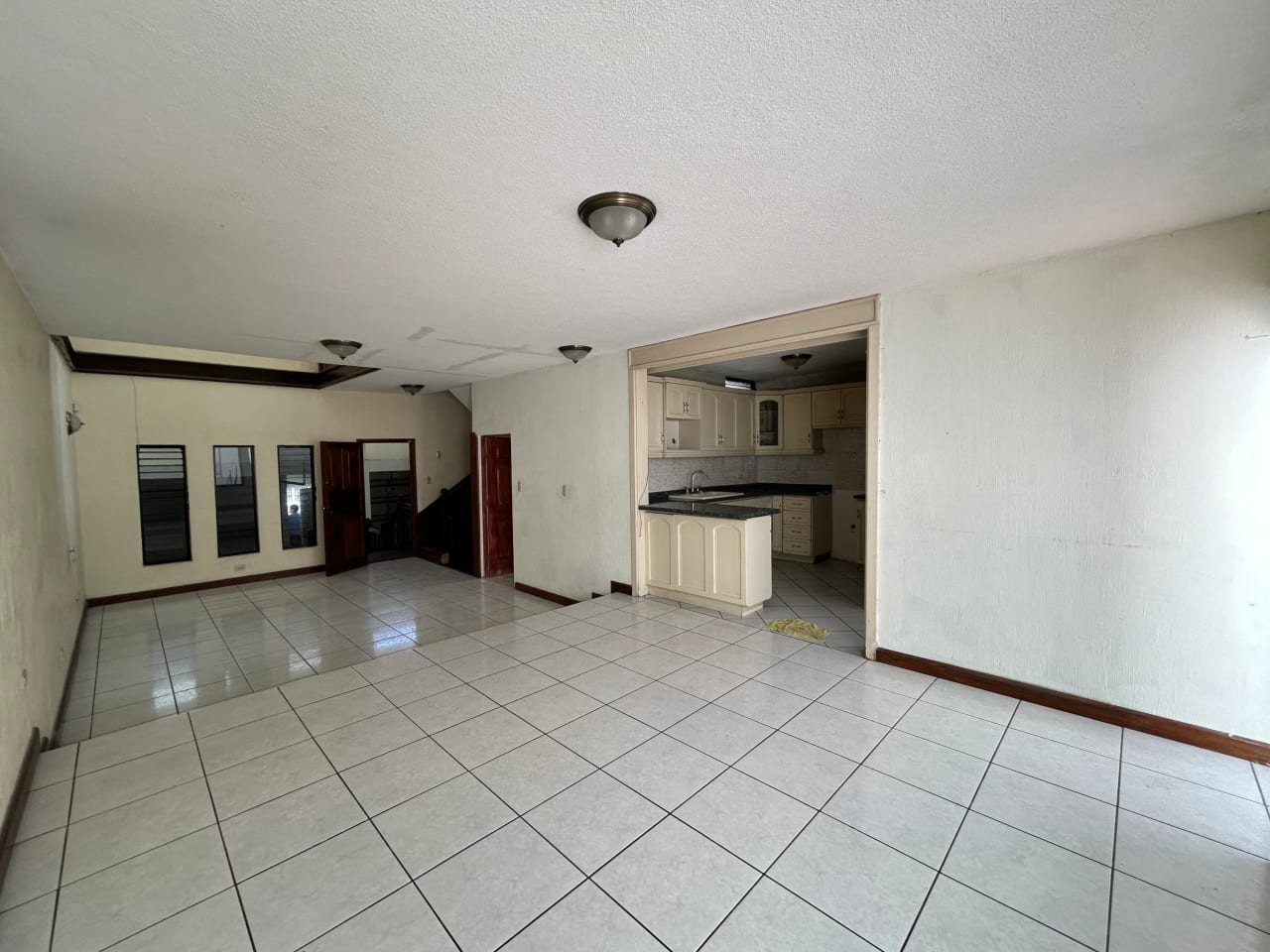 Casa en venta, Lomas de San Jacinto, Zona 10 de Mixco — Casa en Venta en Lomas de San Jacinto, Zona 10 Mixco, Guatemala, Ciudad — foto 12 de 17