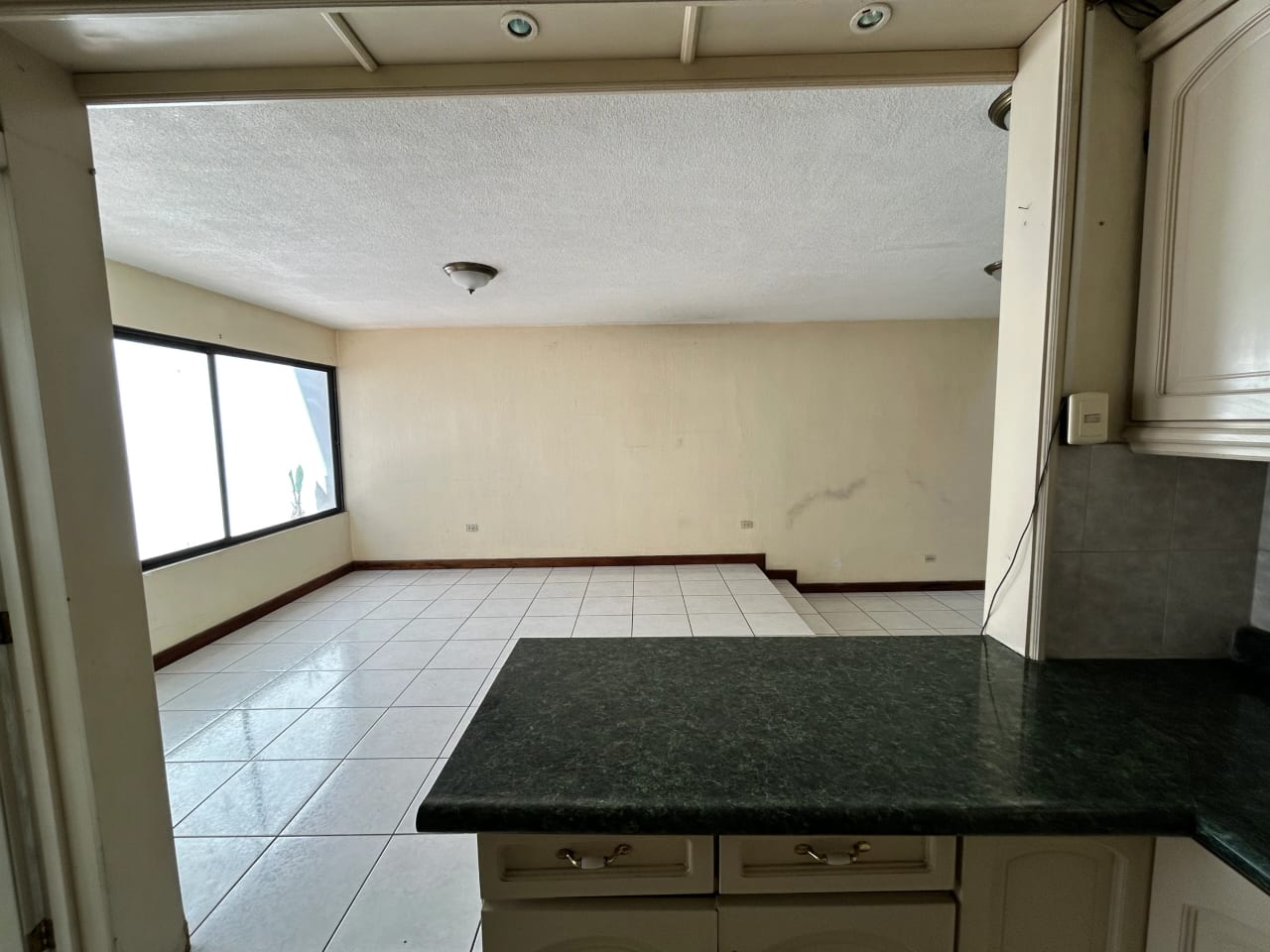 Casa en venta, Lomas de San Jacinto, Zona 10 de Mixco — Casa en Venta en Lomas de San Jacinto, Zona 10 Mixco, Guatemala, Ciudad — foto 14 de 17
