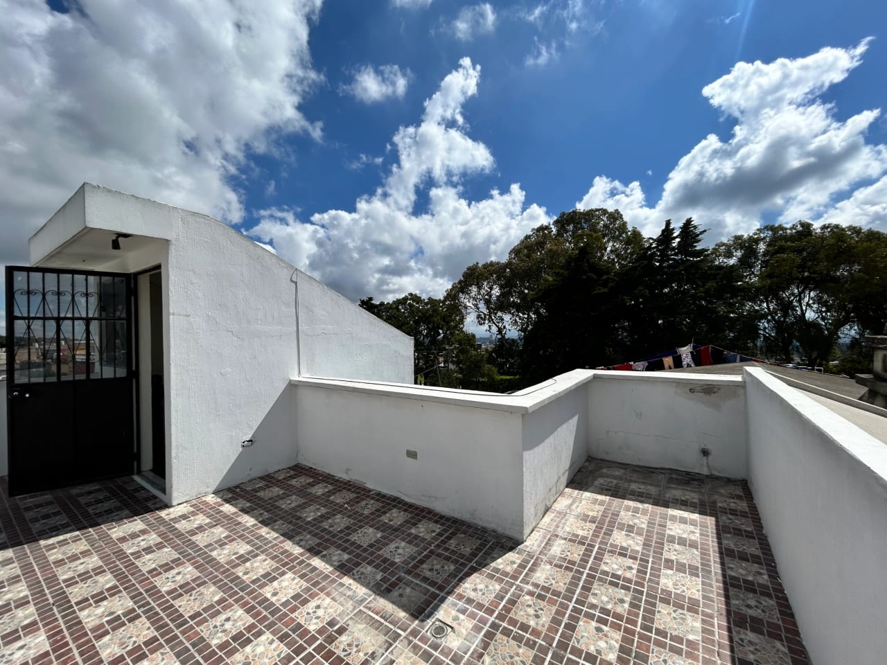 Casa en venta, Lomas de San Jacinto, Zona 10 de Mixco — Casa en Venta en Lomas de San Jacinto, Zona 10 Mixco, Guatemala, Ciudad — foto 15 de 17