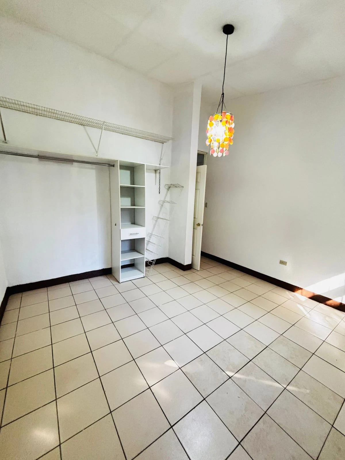 Casa de 3 dormitorios con amplio Jardín, en Km 27 CAES — Casa en Venta en Carretera a El Salvador, Guatemala, Ciudad — foto 10 de 17