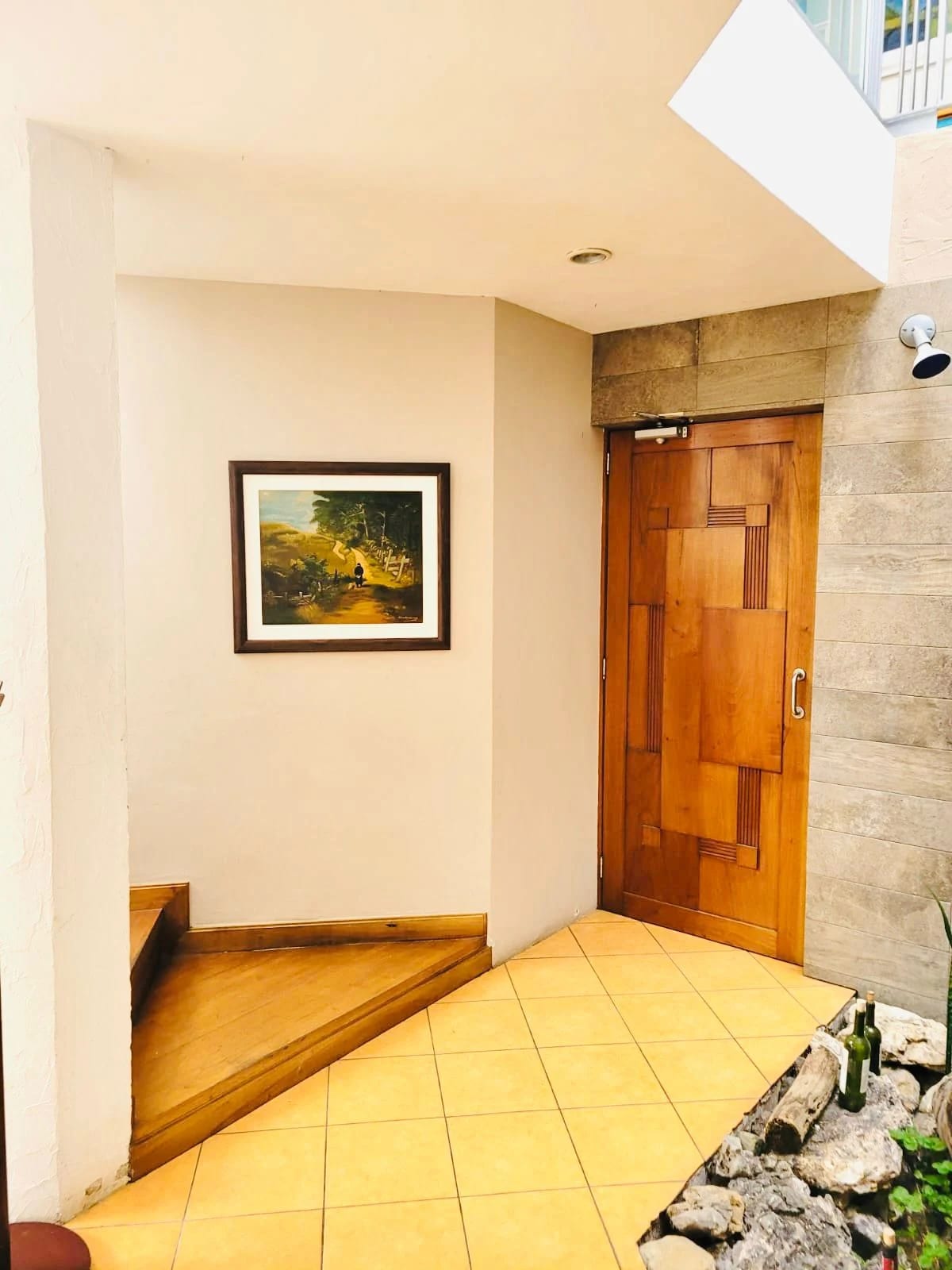Hermosa casa con jardín en Km 19.5 San José Pinula, Condominio Los Manantiales — Casa en Venta en San José Pinula, Guatemala, Ciudad — foto 3 de 16