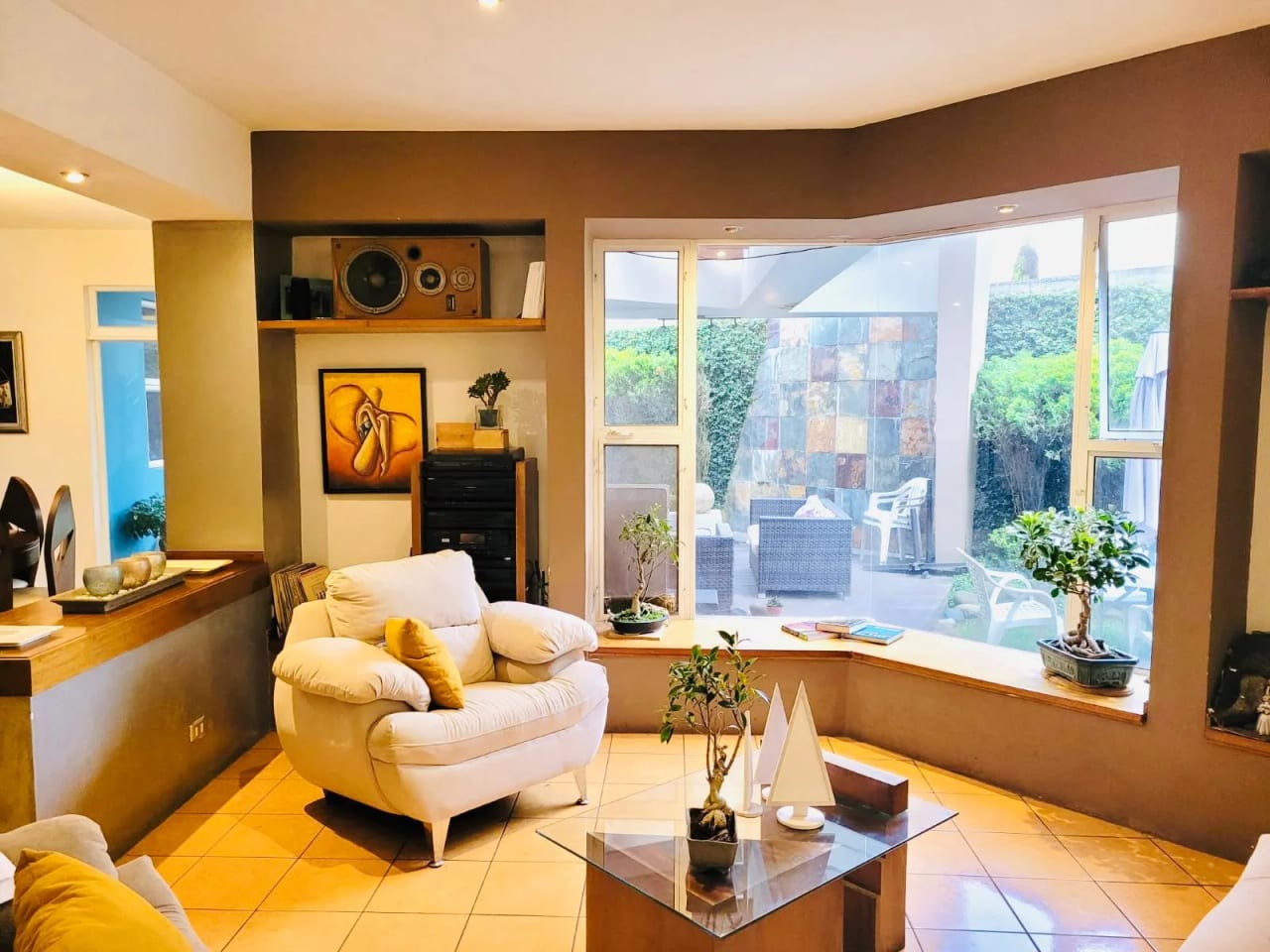 Hermosa casa con jardín en Km 19.5 San José Pinula, Condominio Los Manantiales — Casa en Venta en San José Pinula, Guatemala, Ciudad — foto 1 de 16