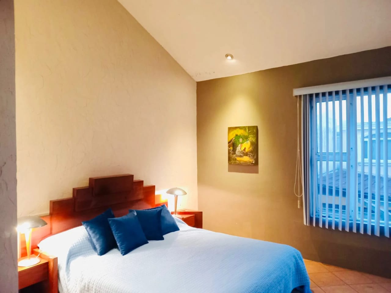 Amplia casa con jardín, bodega y cuarto de servicio en Km 19.5 a San José Pinula — Casa en Venta en San José Pinula, Guatemala, Ciudad — foto 15 de 16