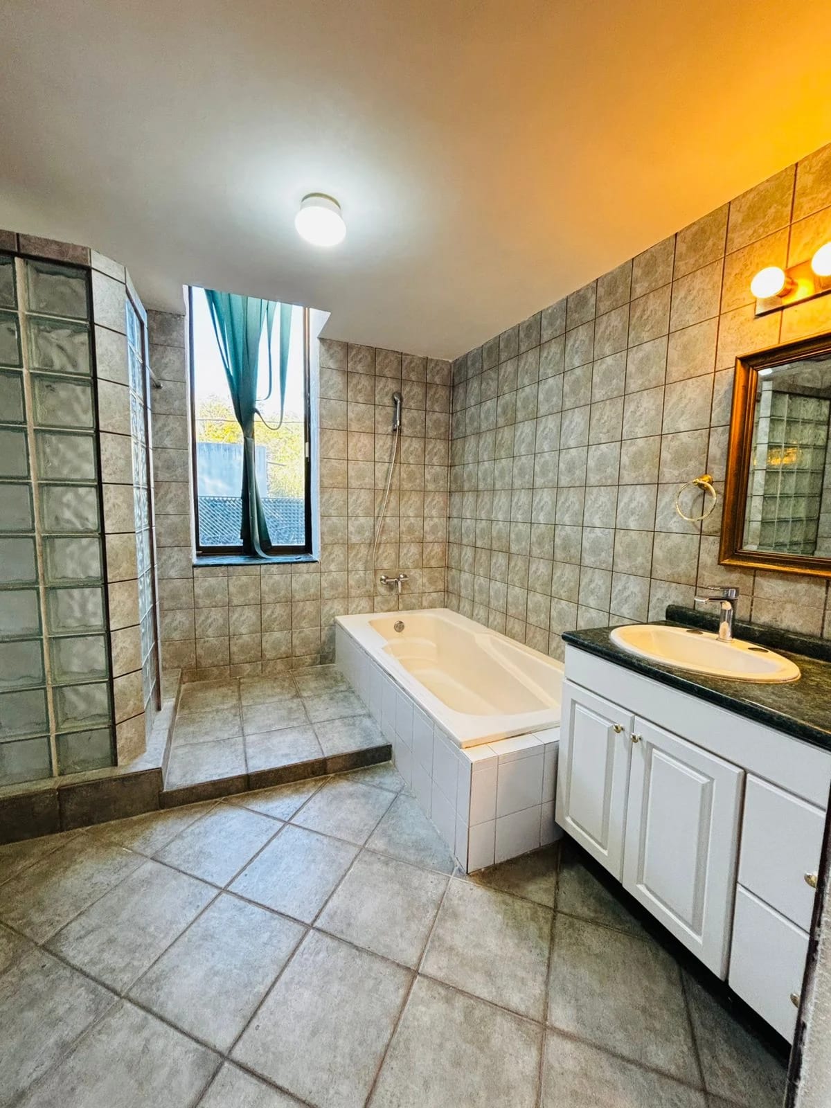 Casa con jardín, fuera de garita en Km 27 CAES — Casa en Venta en Carretera a El Salvador, Guatemala, Ciudad — foto 16 de 17
