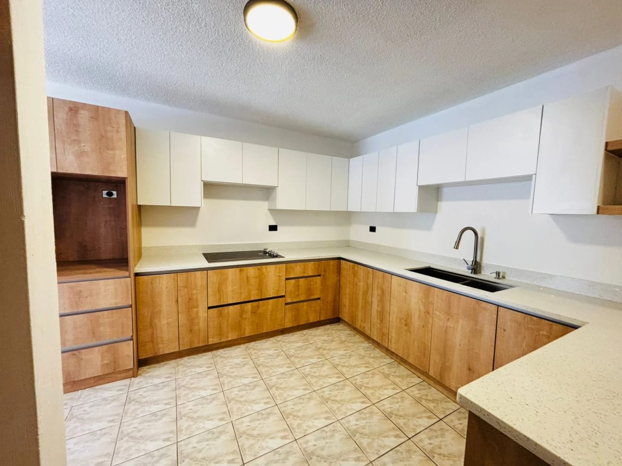 Casa de 4 dormitorios con jardín Km 16.5 Carretera a El Salvador — Casa en Venta en Carretera a El Salvador, Guatemala, Ciudad — foto 5 de 16