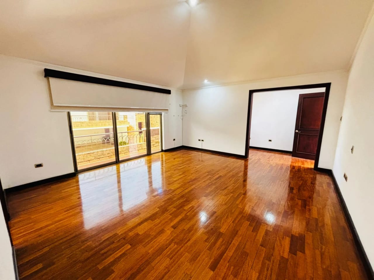 Espectacular casa de 3 dormitorios en venta en Zona 10 Oakland — Casa en Venta en Zona 10, Guatemala, Ciudad — foto 7 de 17