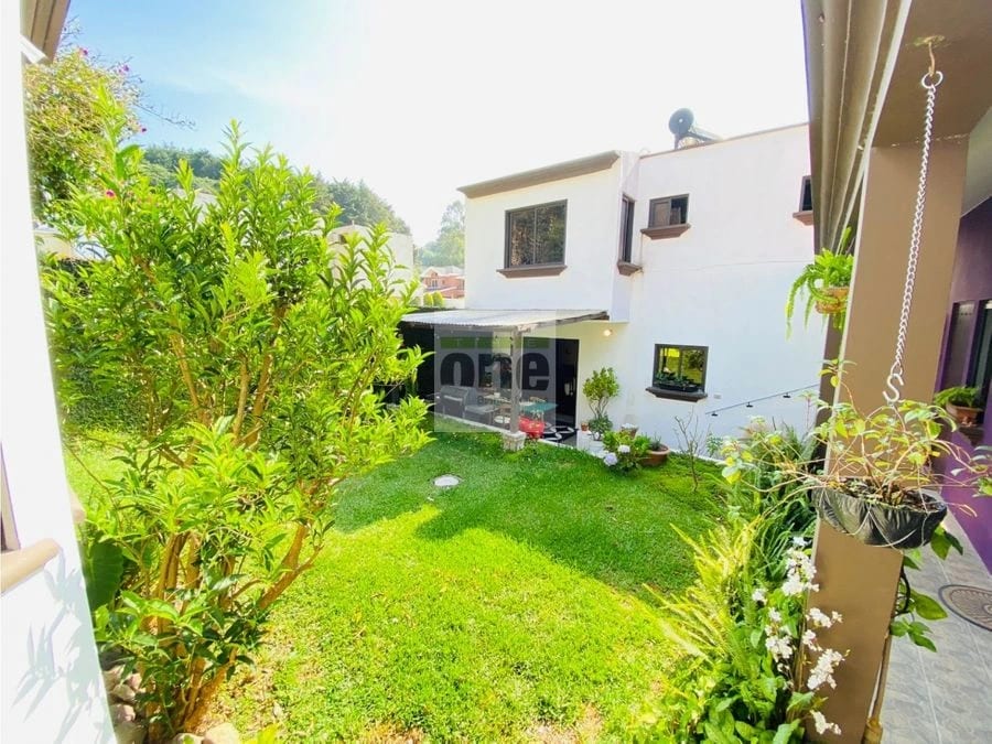 Hermosa casa con jardín y pérgola en Km 25.5 Carretera a El Salvador — Casa en Venta en Carretera a El Salvador, Guatemala, Ciudad — foto 2 de 15