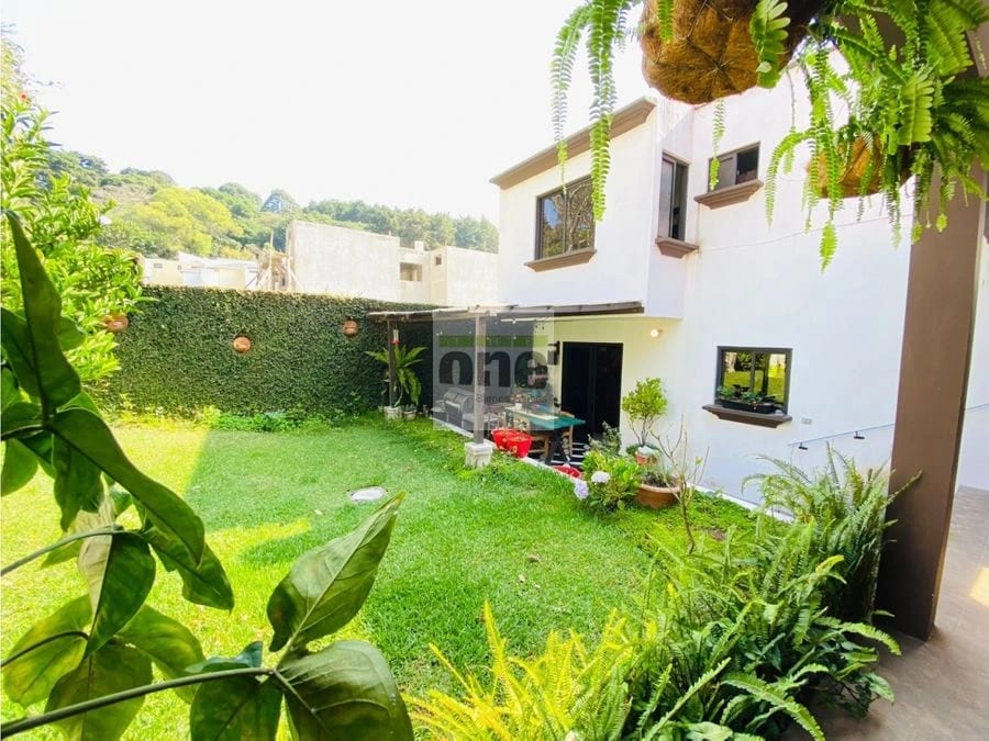 Hermosa casa con jardín y pérgola en Km 25.5 Carretera a El Salvador — Casa en Venta en Carretera a El Salvador, Guatemala, Ciudad — foto 3 de 15