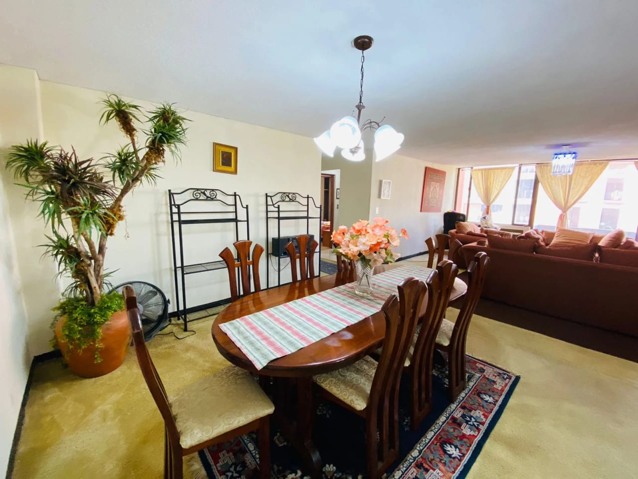 Alquiler Apartamento Amueblado Zona 10 – Excelente Ubicación — Apartamento en Alquiler en Zona 10, Guatemala, Ciudad — foto 4 de 14