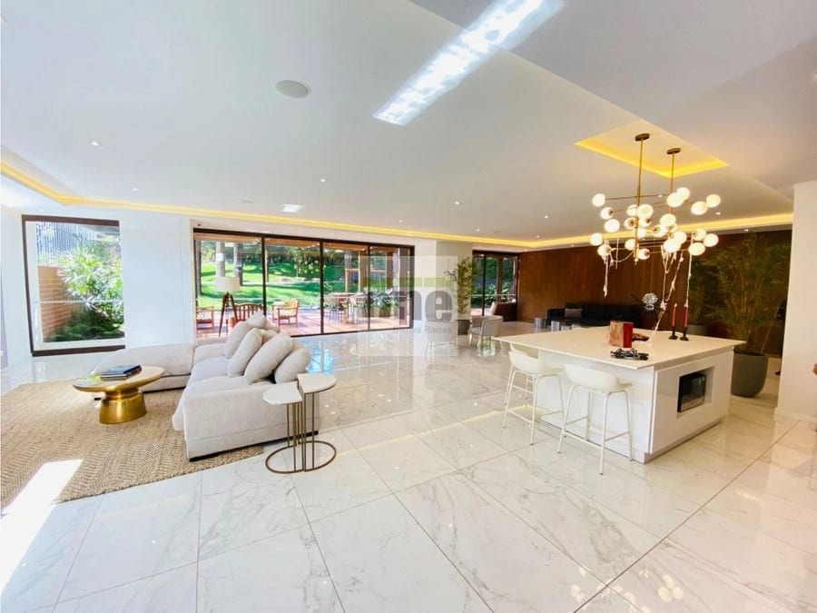 Vive en Zona 10, Apartamento de Lujo con Amenidades — Apartamento en Alquiler en Zona 10, Guatemala, Ciudad — foto 3 de 13
