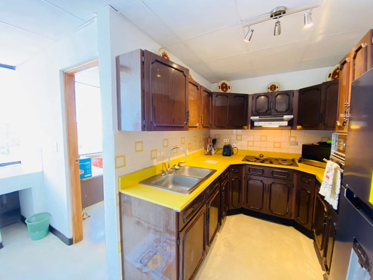 Apartamento Amueblado de 2 dormitorios en zona 10 — Apartamento en Alquiler en Zona 10, Guatemala, Ciudad — foto 13 de 14