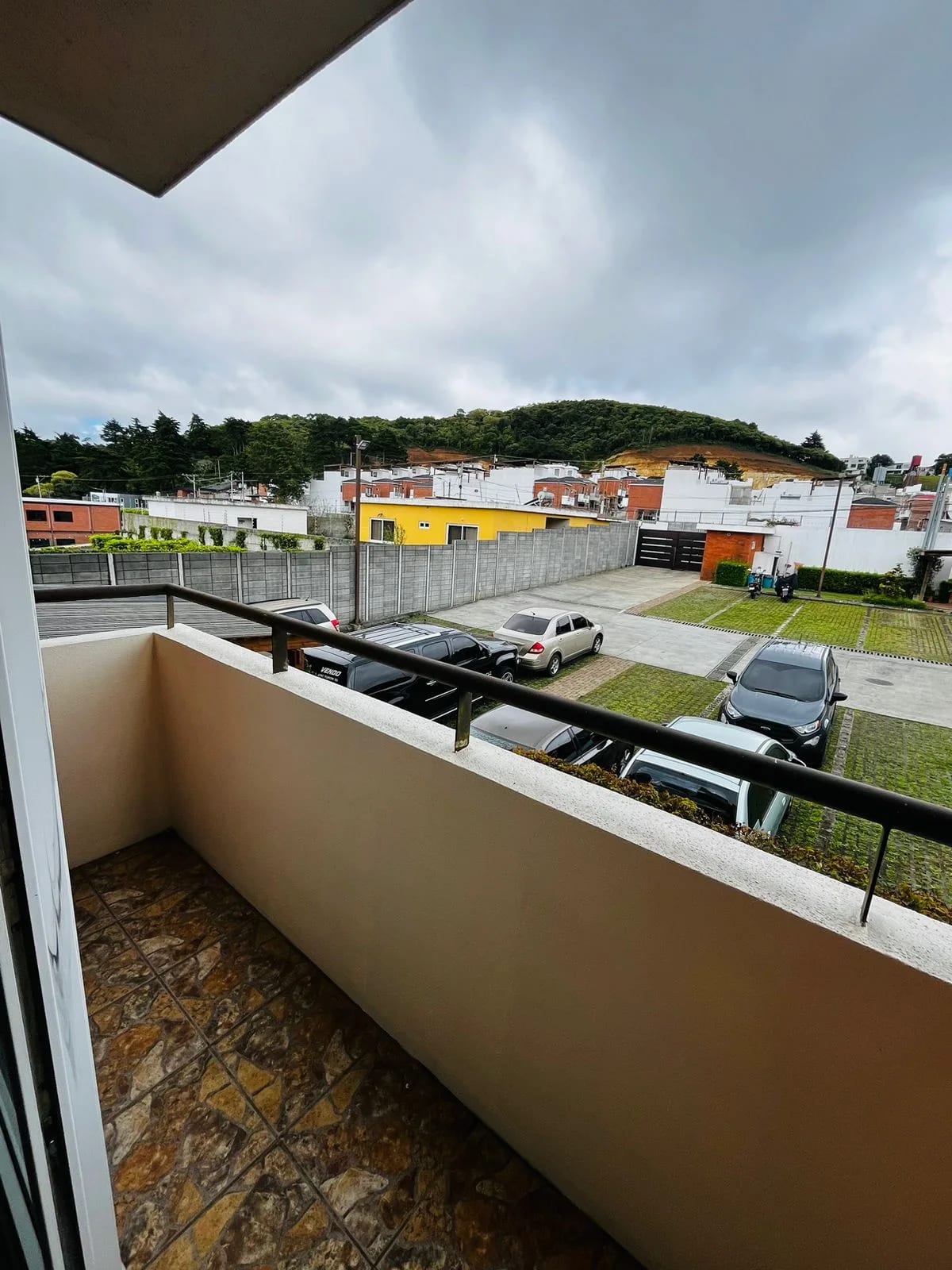 Apartamento de 2 dormitorios con excelente ubicación, entrada a La Olmeca — Apartamento en Alquiler en Carretera a El Salvador, Guatemala, Ciudad — foto 1 de 13