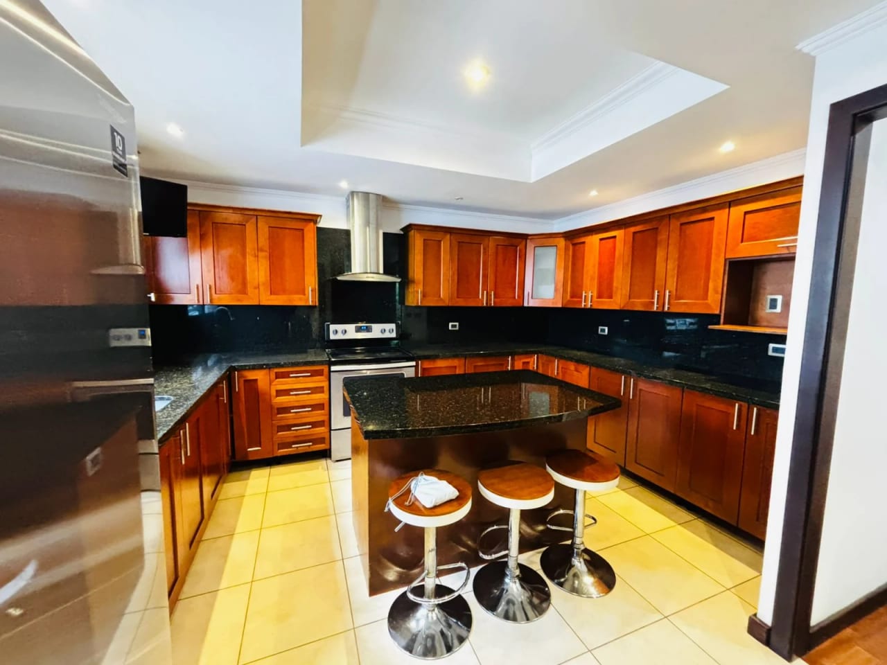Espectacular casa de 370 mts. en uno de los sectores mas exclusivos Oakland Zona 10 — Casa en Venta en Zona 10, Guatemala, Ciudad — foto 7 de 17