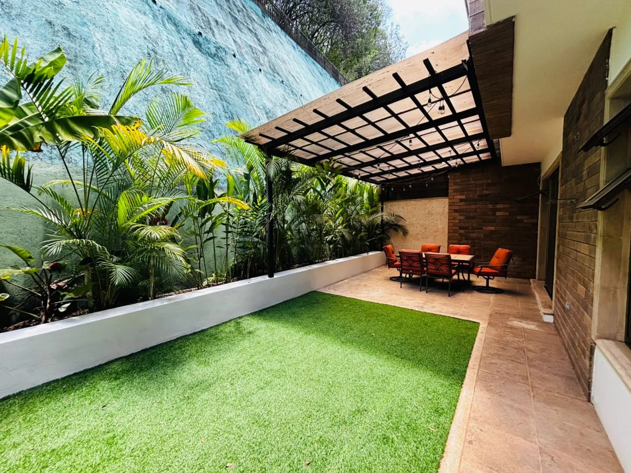 Espectacular casa de 370 mts. en uno de los sectores mas exclusivos Oakland Zona 10 — Casa en Venta en Zona 10, Guatemala, Ciudad — foto 6 de 17