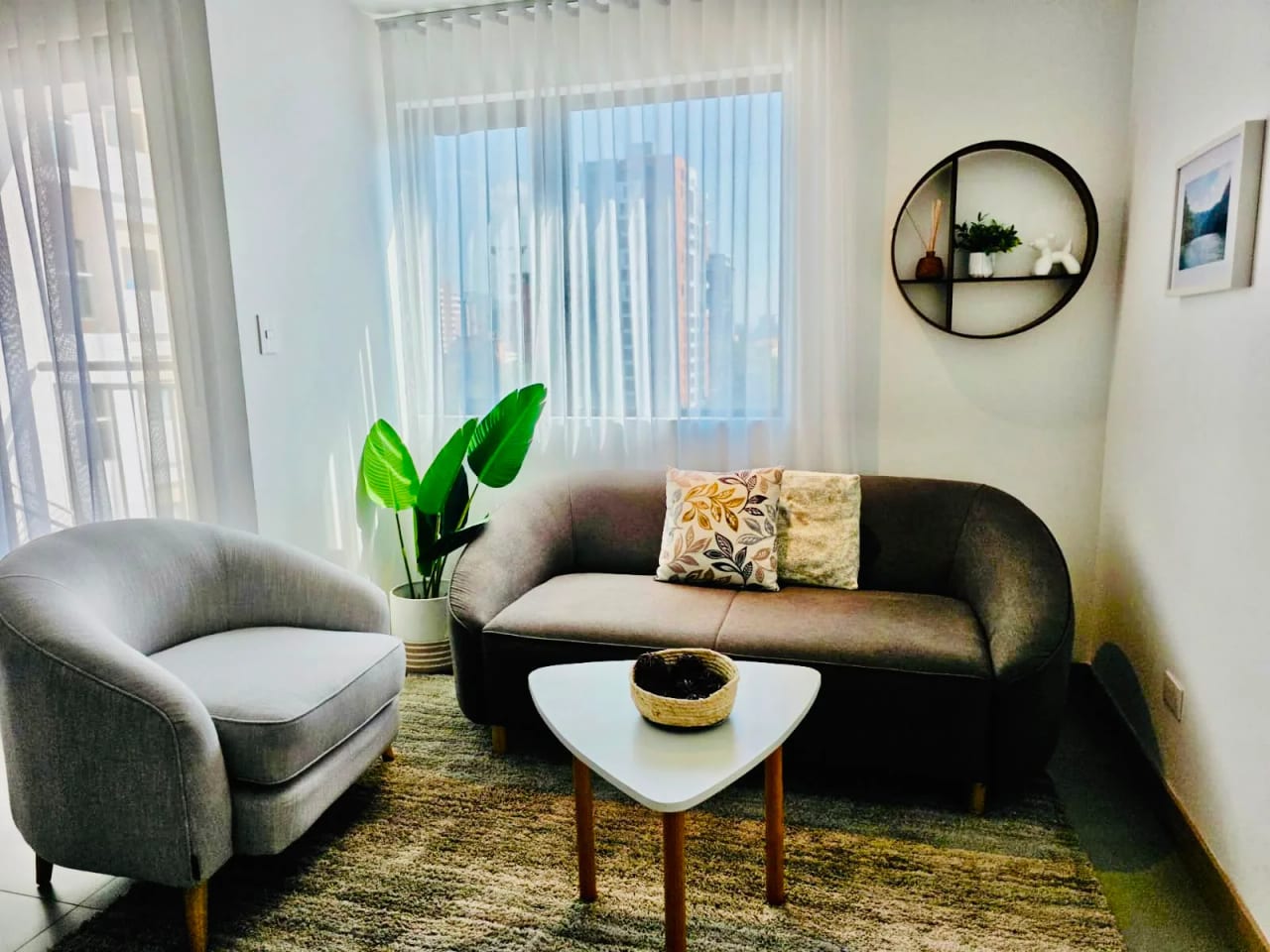 Hermoso Apartamento Amueblado de 2 habitaciones en zona 10 — Apartamento en Alquiler en Zona 10, Guatemala, Ciudad — foto 1 de 12