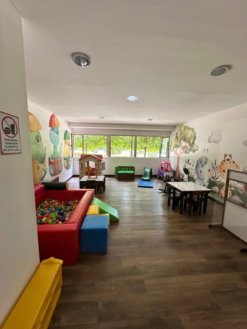 Apartamento de 3 dormitorios en Alquiler en Attica Zona 14 — Apartamento en Alquiler en Zona 14, Guatemala, Ciudad — foto 4 de 15