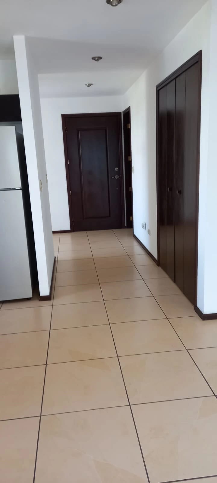 Lindo Apartamento de 1 dormitorio con 75 Mts. en zona 10 — Apartamento en Alquiler en Zona 10, Guatemala, Ciudad — foto 6 de 11