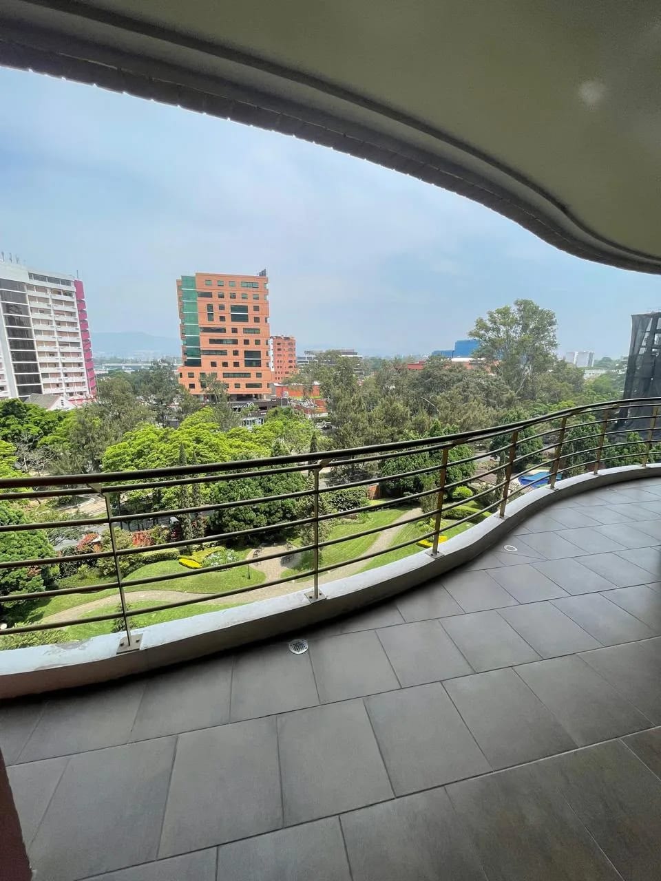 Apartamento de 2 dormitorios de 295 Mts. en zona 14 TADEUS — Apartamento en Alquiler en Zona 14, Guatemala, Ciudad — foto 15 de 16