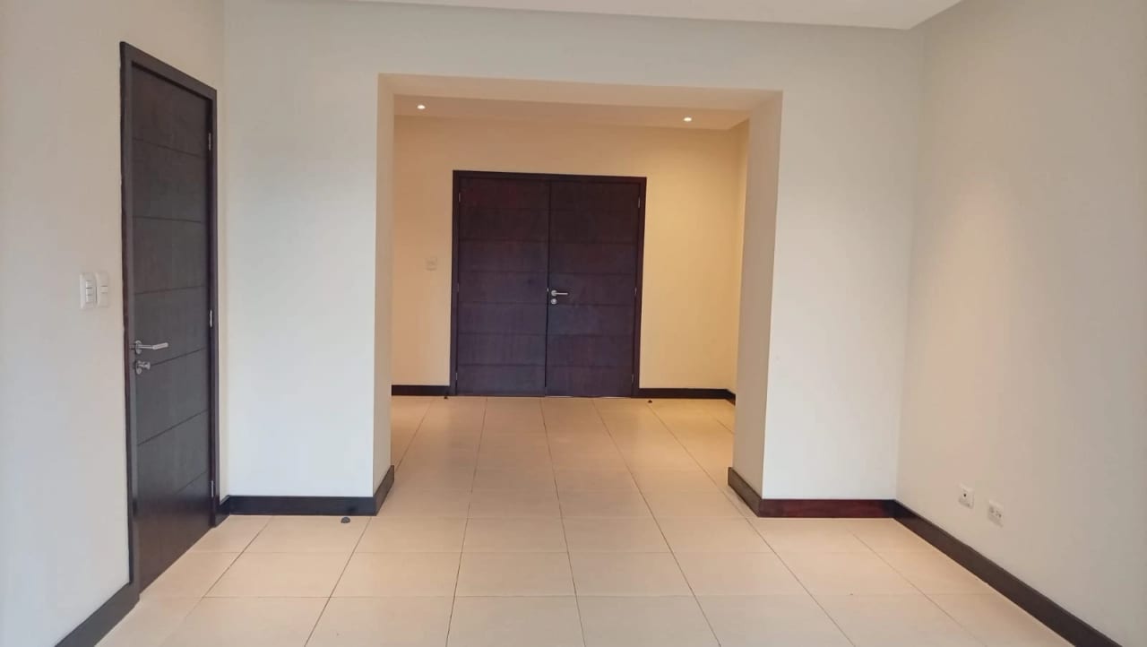 Apartamento de 2 dormitorios con 186 Mts. en alquiler en zona 14 — Apartamento en Alquiler en Zona 14, Guatemala, Ciudad — foto 3 de 9