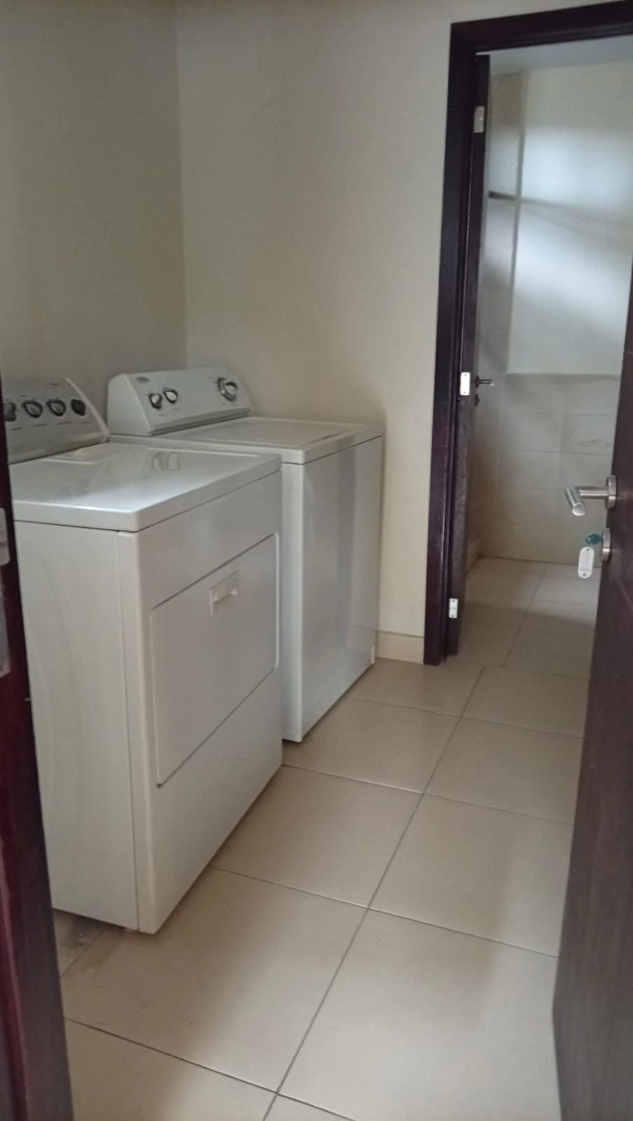 Apartamento de 2 dormitorios con 186 Mts. en alquiler en zona 14 — Apartamento en Alquiler en Zona 14, Guatemala, Ciudad — foto 9 de 9