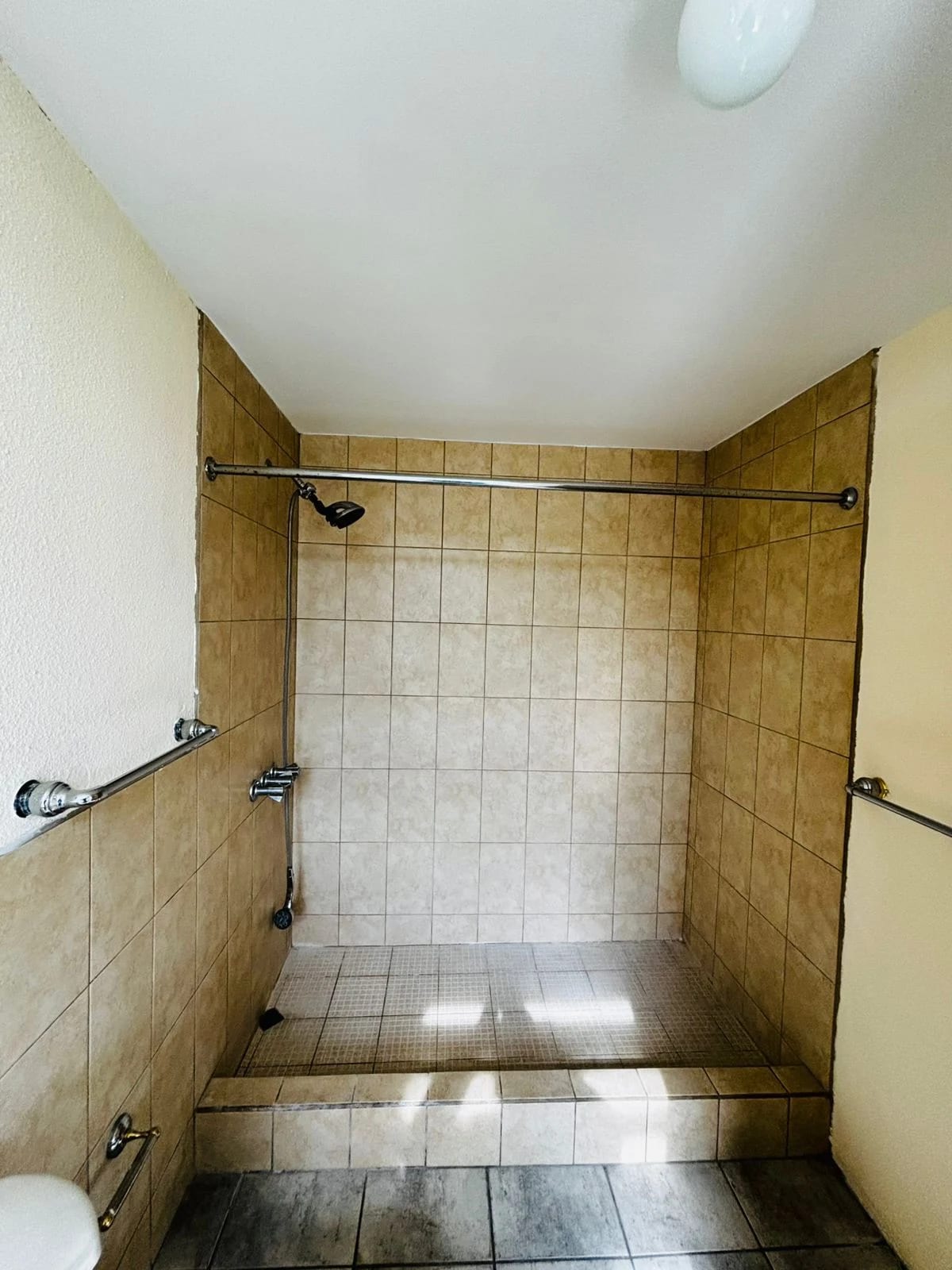 Alquilo apartamento de 350 metros en edificio Zona 10 — Apartamento en Alquiler en Zona 10, Guatemala, Ciudad — foto 11 de 17