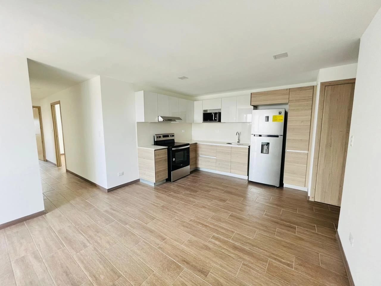 Apartamento de 3 dormitorios en Zona 12 — Apartamento en Alquiler en Zona 12, Guatemala, Ciudad — foto 1 de 15