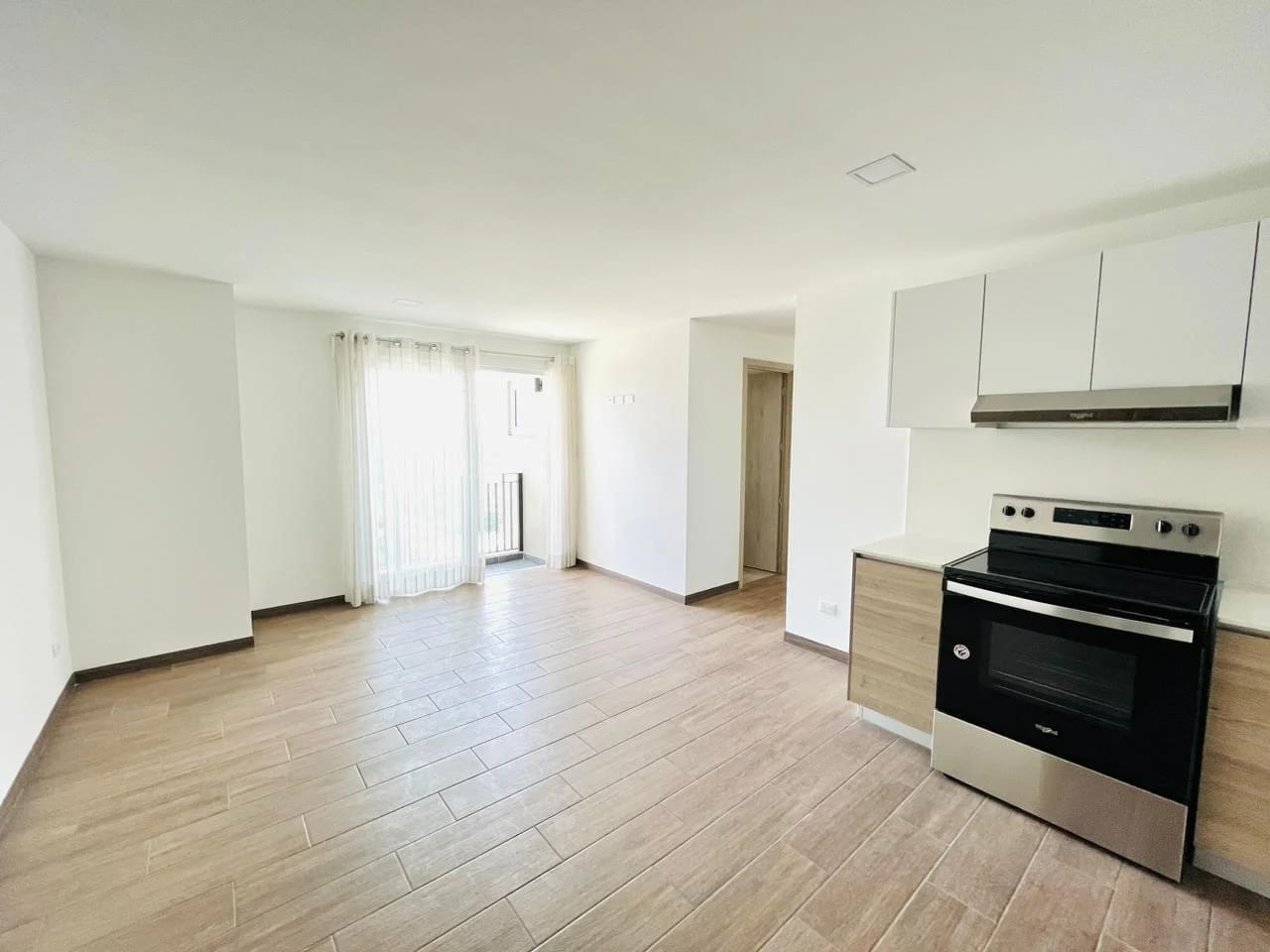 Apartamento de 3 dormitorios en Zona 12 — Apartamento en Alquiler en Zona 12, Guatemala, Ciudad — foto 7 de 15