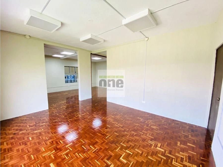 Alquiler de espaciosa casa para oficinas en zona 10, Oakland — Oficina en Alquiler en Zona 10, Guatemala, Ciudad — foto 3 de 10