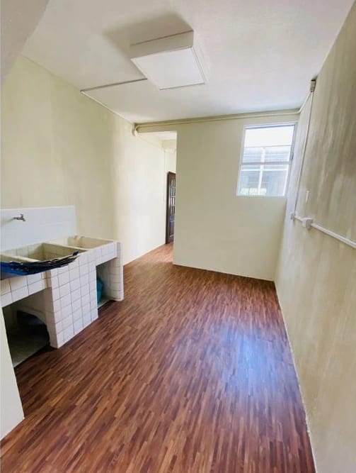 Alquiler de espaciosa casa para oficinas en zona 10, Oakland — Oficina en Alquiler en Zona 10, Guatemala, Ciudad — foto 8 de 10
