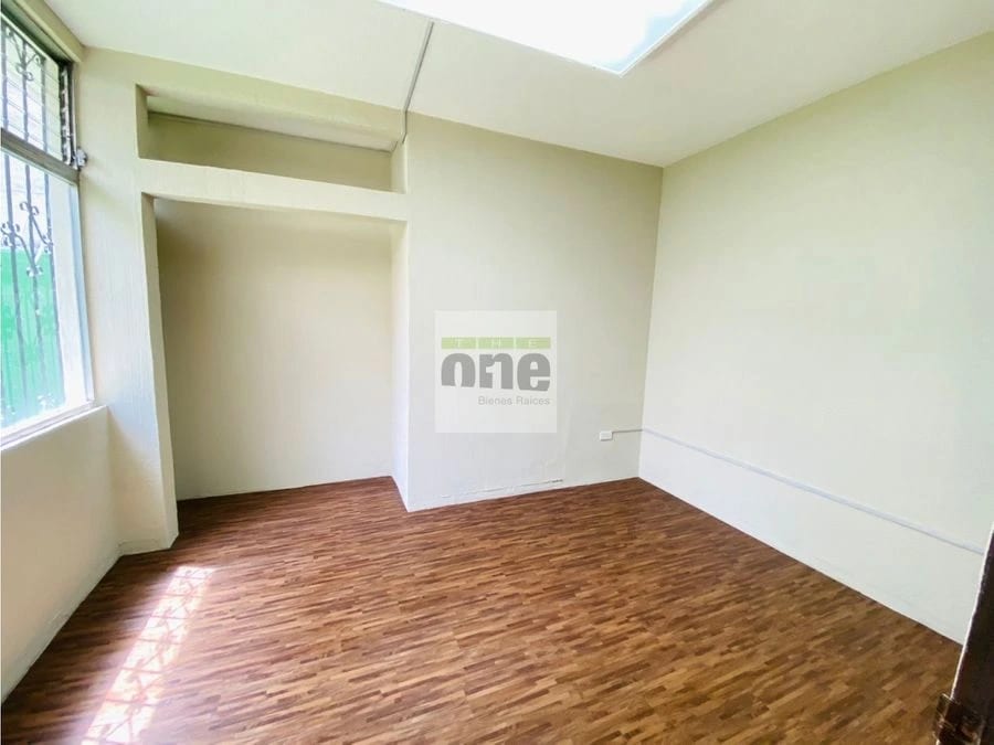 Alquiler de espaciosa casa para oficinas en zona 10, Oakland — Oficina en Alquiler en Zona 10, Guatemala, Ciudad — foto 6 de 10
