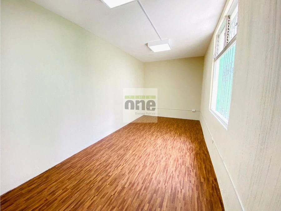 Alquiler de espaciosa casa para oficinas en zona 10, Oakland — Oficina en Alquiler en Zona 10, Guatemala, Ciudad — foto 7 de 10