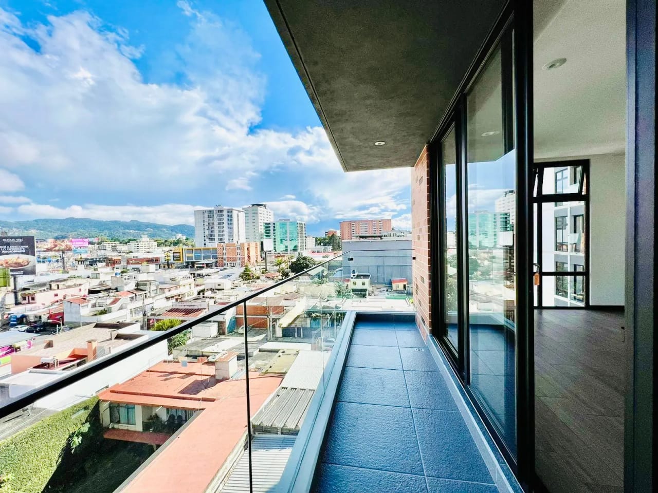 Lindo apartamento en venta en zona 10, ideal para inversión — Apartamento en Venta en Zona 10, Guatemala, Ciudad — foto 1 de 11
