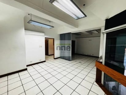 Zona 10 Oficina de 215 Metros sobre Avenida Reforma En Alquiler — Oficina en Alquiler en Zona 10, Guatemala, Ciudad — foto 4 de 5