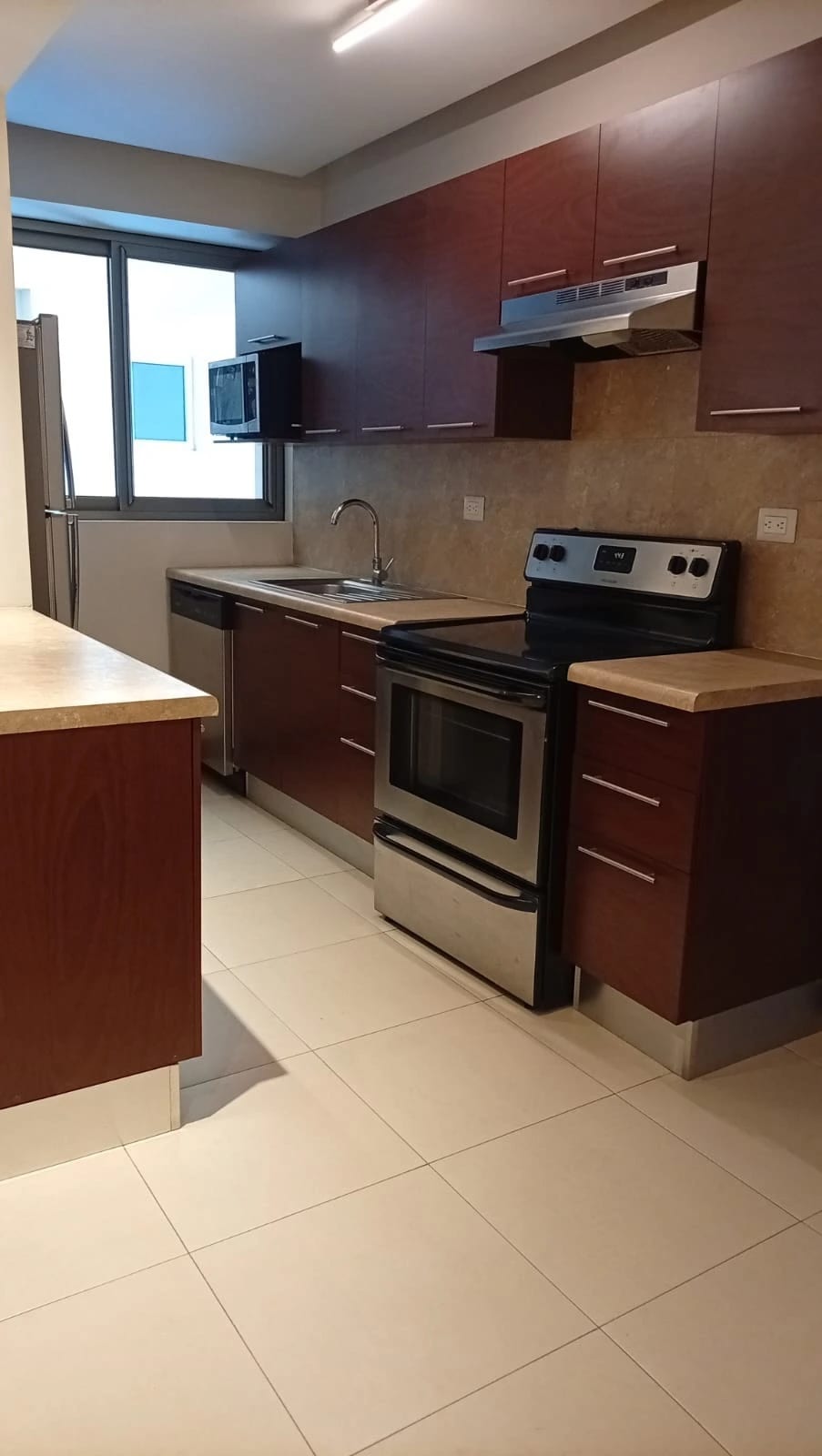 Apartamento de 1 dormitorio con balcón en alquiler en zona 14 — Apartamento en Alquiler en Zona 14, Guatemala, Ciudad — foto 4 de 10