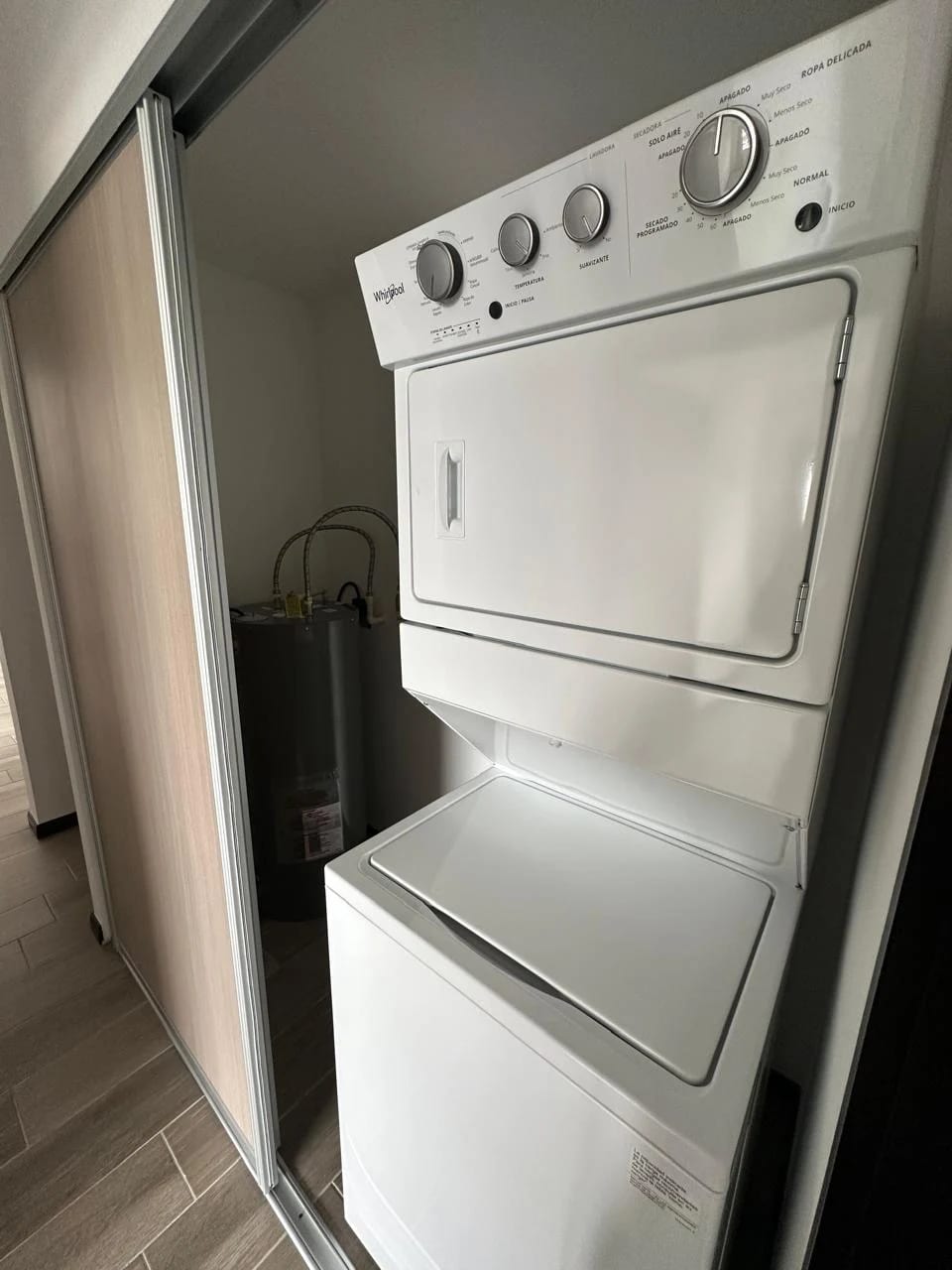 Alquiler de apartamento de 3 dormitorios en zona 14 La Villa — Apartamento en Alquiler en Zona 14, Guatemala, Ciudad — foto 11 de 16