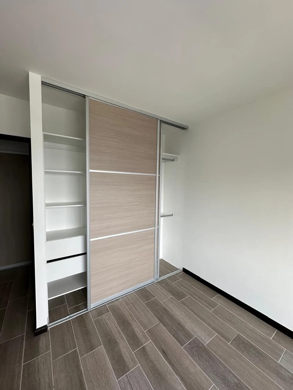 Lindo apartamento con balcón en alquiler en zona 14 La Villa — Apartamento en Alquiler en Zona 14, Guatemala, Ciudad — foto 9 de 16
