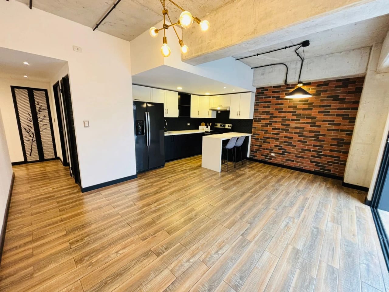 Apartamento de 2 dormitorios en alquiler en zona 14 — Apartamento en Alquiler en Zona 14, Guatemala, Ciudad — foto 1 de 12