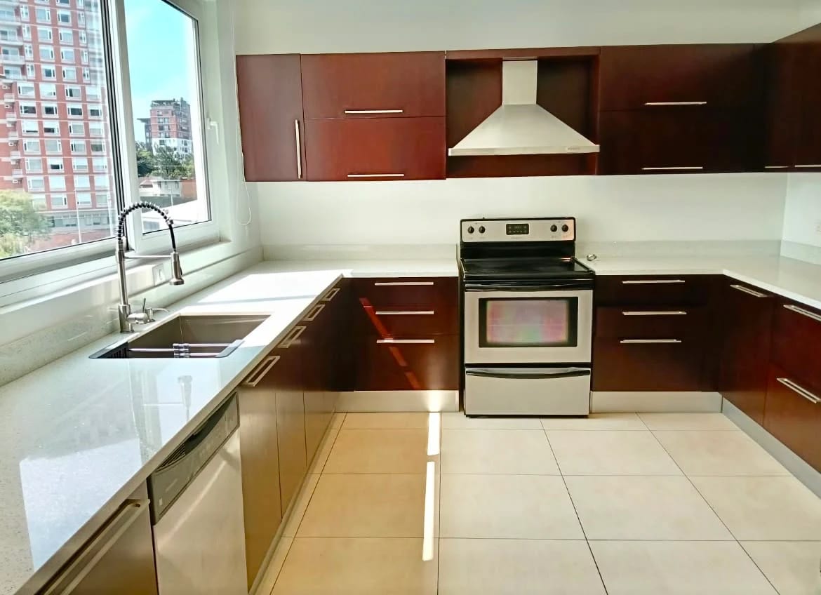 Lindo apartamento de 452 mts. con 4 habitaciones en zona 14 — Apartamento en Alquiler en Zona 14, Guatemala, Ciudad — foto 6 de 8